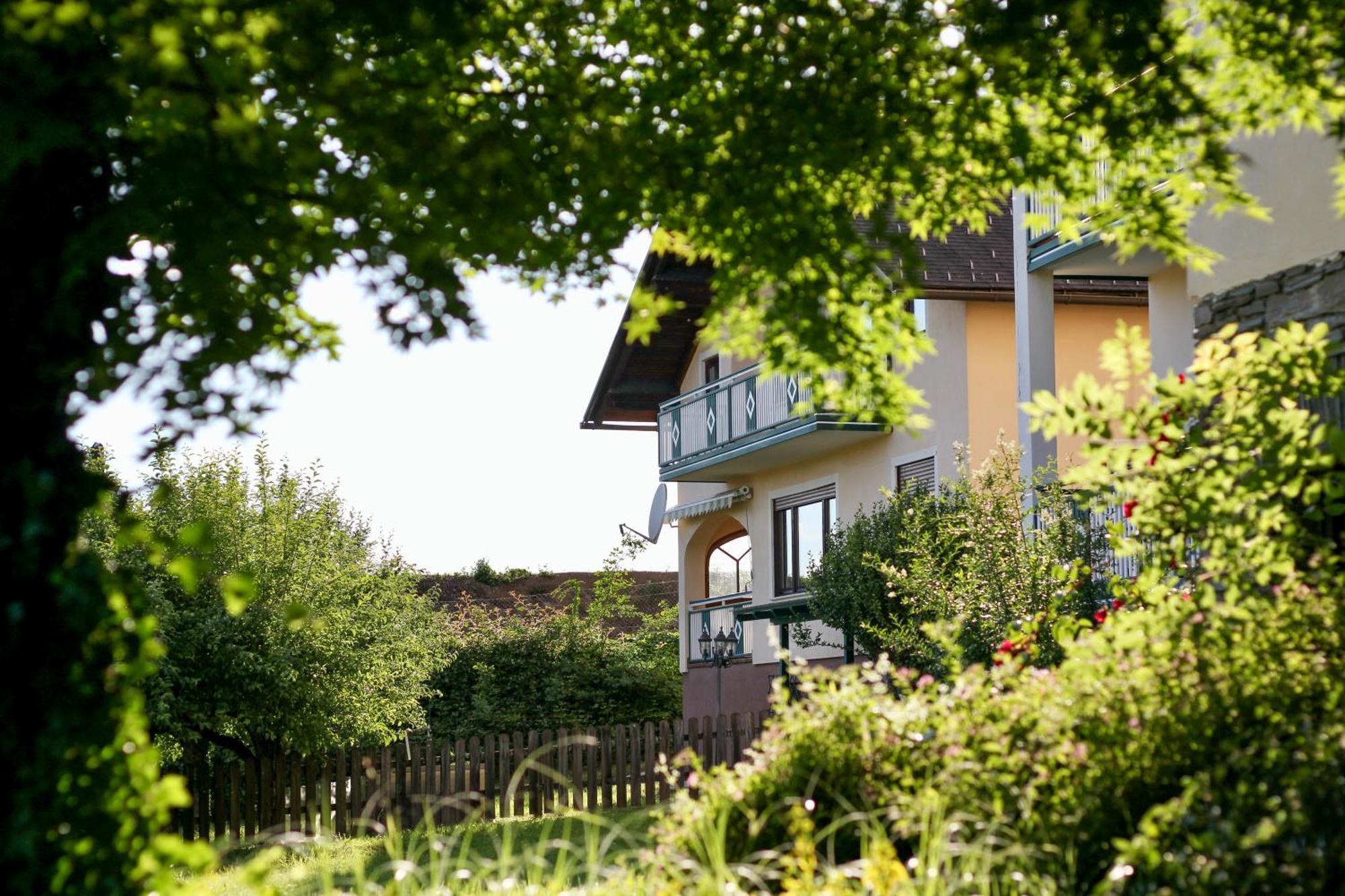 Self-Check In Apartmenthotel Seeglueck Pörtschach am Wörthersee 외부 사진